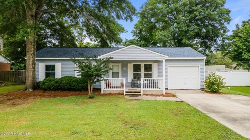 2402 S Lakeview Dr, Newport, NC, 28570-8546 | Card Image