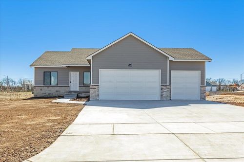 2135 E Cedar Tree St, Park City, KS, 67219-2301 | Card Image
