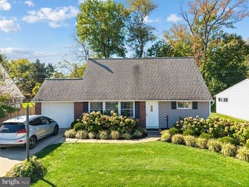 77 Junewood Dr, LEVITTOWN, PA, 19055-2312 | Card Image