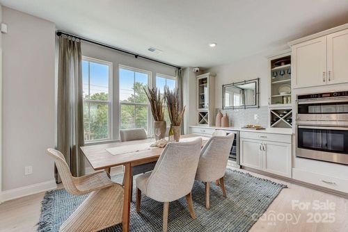 308 Catawba Ave, Davidson, NC, 28036-9379 | Card Image