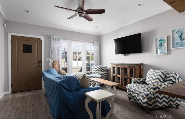 1113 W Balboa Blvd, House other with 6 bedrooms, 4 bathrooms and 2 parking in Newport Beach CA | Image 4