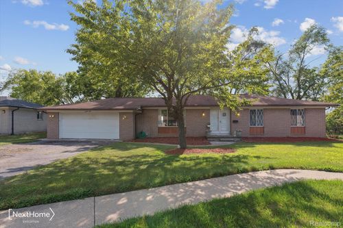 99 Potter Dr, Belleville, MI, 48111-3607 | Card Image