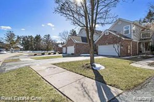 1137 Fairways Blvd, Troy, MI, 48085-6113 | Card Image