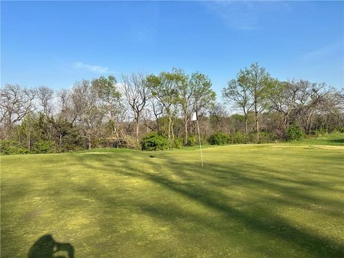 9220 Woodland Dr, Lenexa, KS, 66220 | Card Image