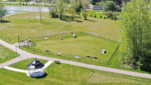 2-4000 Insignia Ln, Clarkston, MI, 48346-1671 | Card Image