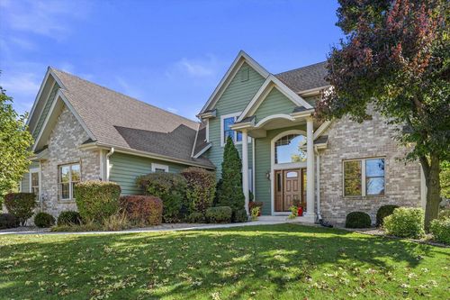 N54W16055 Westwind Drive, Menomonee Falls, WI, 53051 | Card Image