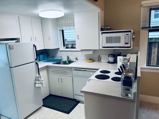 2799 Mcbride Ave, House other with 2 bedrooms, 1 bathrooms and 3 parking in Surrey BC | Image 7