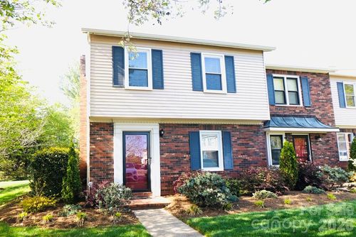 apt-36-2705 N Center St, Hickory, NC, 28601-1344 | Card Image