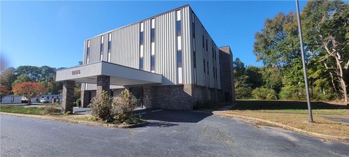 12515 Warwick Blvd, Newport News, VA, 23606-2675 | Card Image