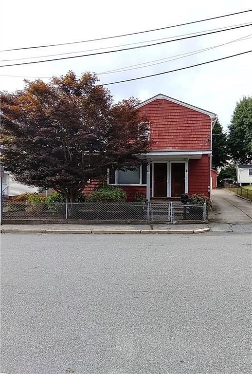 Carpenter St, Cumberland, RI 02864
