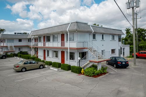 111-2840 Lake Osborne Dr, Lake Worth Beach, FL, 33461-5904 | Card Image