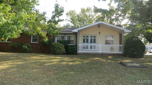 615 Texas Blvd, Bethalto, IL, 62010-1753 | Card Image