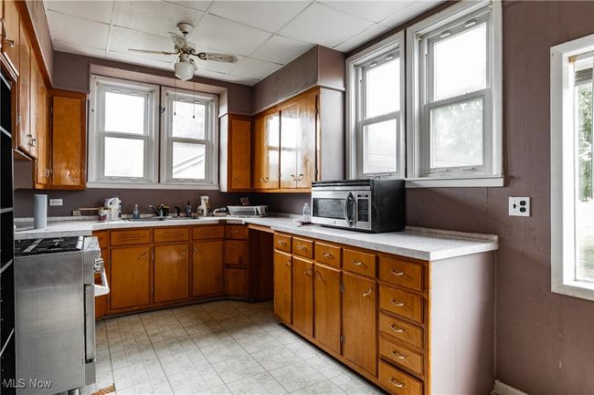 216 W North St, House other with 3 bedrooms, 2 bathrooms and null parking in Harrisville WV | Image 17