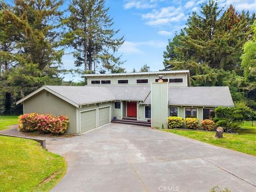 7051 Linda Rd, Eureka, CA, 95503-7149 | Card Image