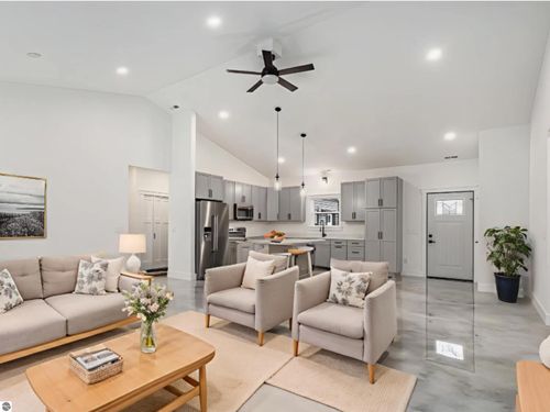 2750 Crimson King Dr, Interlochen, MI, 49643-9481 | Card Image