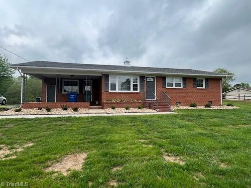 318 Welch Rd, Mount Airy, NC, 27030-5285 | Card Image