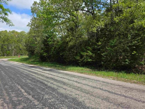 704 Moonstone Blvd, Horseshoe Bend, AR, 72512-3802 | Card Image