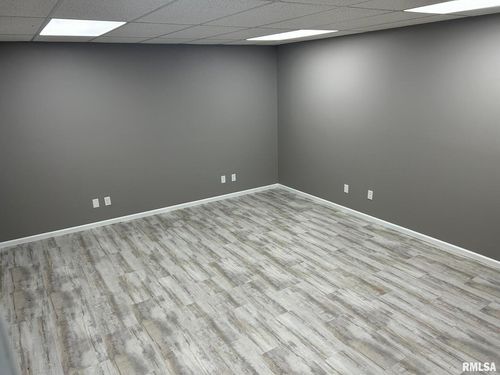 1a-and-1b-960 E 53rd St, Davenport, IA, 52807-2613 | Card Image