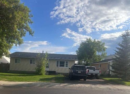 105 Hill Drive, Fort Mcmurray, AB, T9H2B4 | Card Image