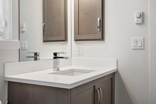 12 - 30 Shawnee Common Sw, Condo with 2 bedrooms, 3 bathrooms and 1 parking in Calgary AB | Image 27