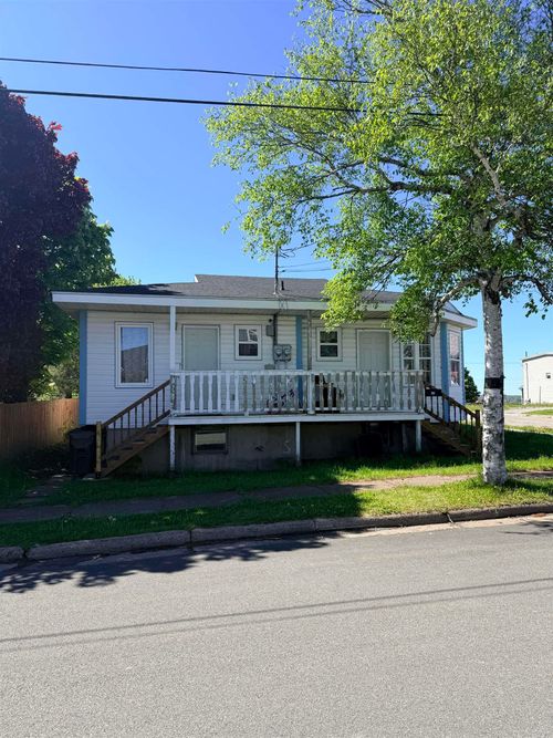 100-102 Henry St, Sydney, NS, B1N2H3 | Card Image