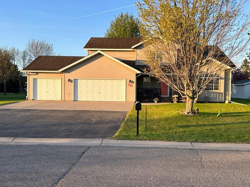 420 7th St Ne, Perham, MN, 56573-2321 | Card Image