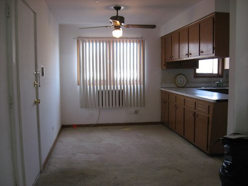 409-426 W Barry Avenue, Chicago, IL, 60657 | Card Image