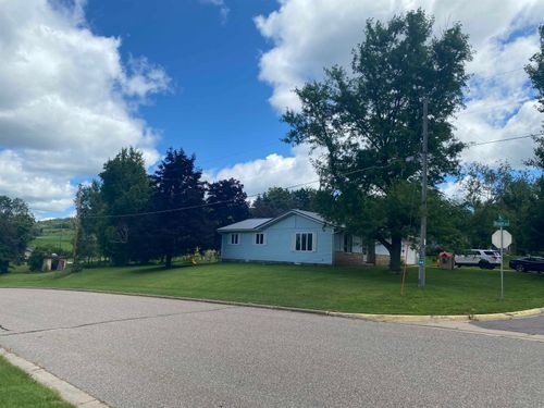 103 Mari St, Kendall, WI, 54638-8669 | Card Image