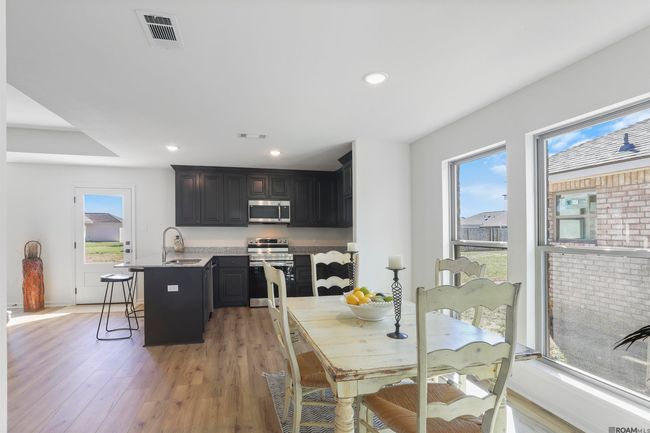 1323 W Amber St, House other with 3 bedrooms, 2 bathrooms and 2 parking in Gonzales LA | Image 9