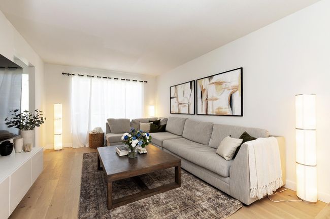 12028 Chestnut Cres, House other with 4 bedrooms, 3 bathrooms and 4 parking in Pitt Meadows BC | Image 4