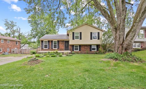 8215 Chickering Way, Louisville, KY, 40228-2336 | Card Image