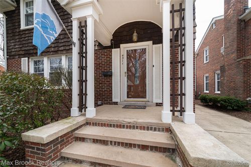 4311 Arlington Dr, Royal Oak, MI, 48073-6307 | Card Image