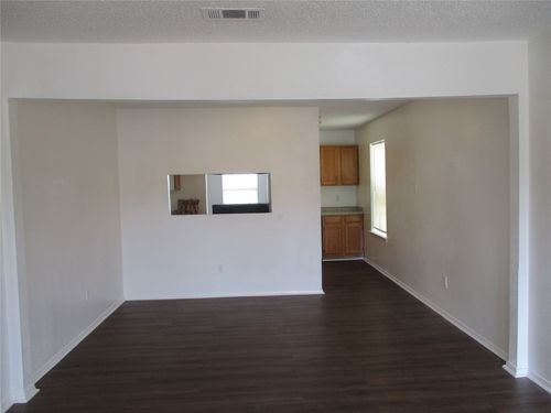319 Ware Dr, Grand Prairie, TX, 75051-3062 | Card Image