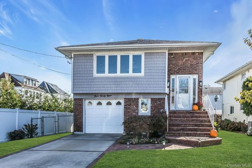 449 Bambrick St, Oceanside, NY, 11572-3624 | Card Image