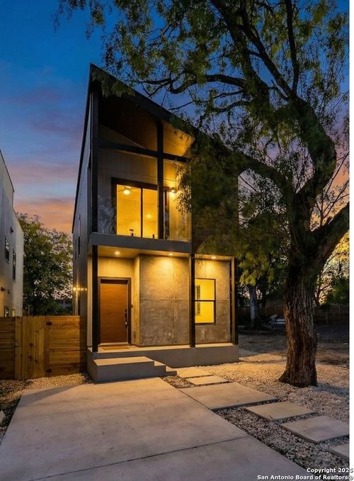 1210 Gardina St, San Antonio, TX, 78201-3303 | Card Image