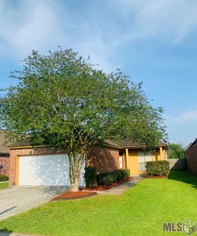 683 Fall Creek Dr, House other with 3 bedrooms, 2 bathrooms and null parking in Baton Rouge LA | Image 1