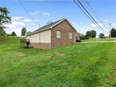 1503 E Mud River Road, House other with 3 bedrooms, 3 bathrooms and null parking in Milton WV | Image 3