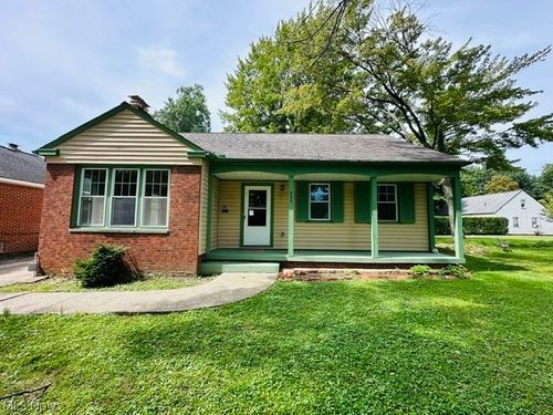 924 Chelston Rd, South Euclid, OH, 44121-3434 | Card Image