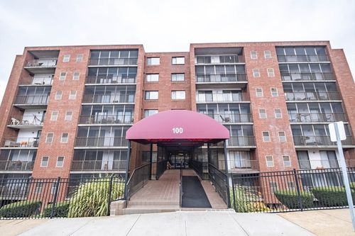 apt-802-100 High St, Medford, MA, 02155-3806 | Card Image