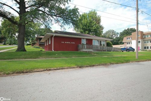 300 N 17th St, Clarinda, IA, 51632-1510 | Card Image