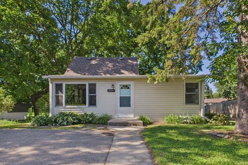 224 W 78th St, Chanhassen, MN, 55317-9755 | Card Image