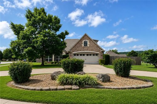 3907 W Mountain View Dr, Fayetteville, AR, 72704-6233 | Card Image