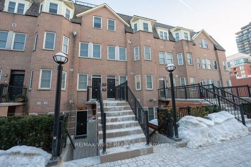 59-760 Lawrence Ave W, North York, ON, M6A3E7 | Card Image
