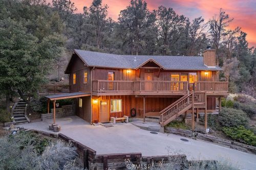 1905 Freeman Dr, PINE MOUNTAIN CLUB, CA, 93222 | Card Image
