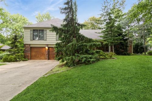 4506 W 93rd Ter, Prairie Village, KS, 66207-2625 | Card Image