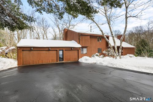 53 Rock Hill Rd, Woodbridge, CT, 06525-1103 | Card Image