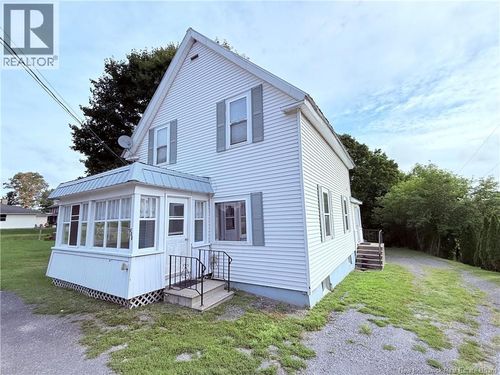 806 Main St, Woodstock, NB, E7M2E8 | Card Image