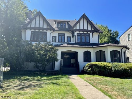 3-166 Gordonhurst Ave, Montclair, NJ, 07043-1700 | Card Image