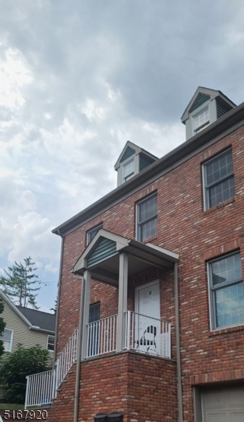 95 Springfield Ave, Summit, NJ, 07901-4009 | Card Image
