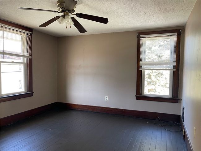412 20 Th St, House other with 2 bedrooms, 1 bathrooms and 1 parking in Beaver Falls PA | Image 11